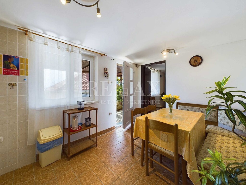 Image 6339363 - 7