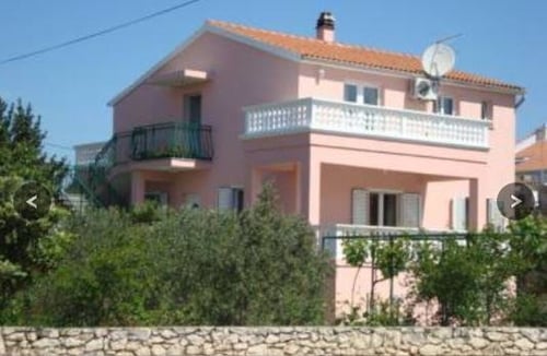Srima, apartmani za jednu do četiri osobe