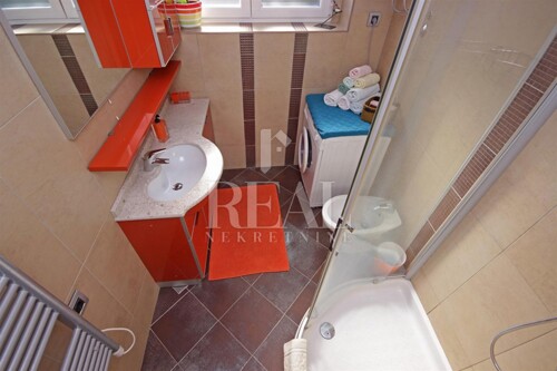 Thumbnail 6339678 - 12