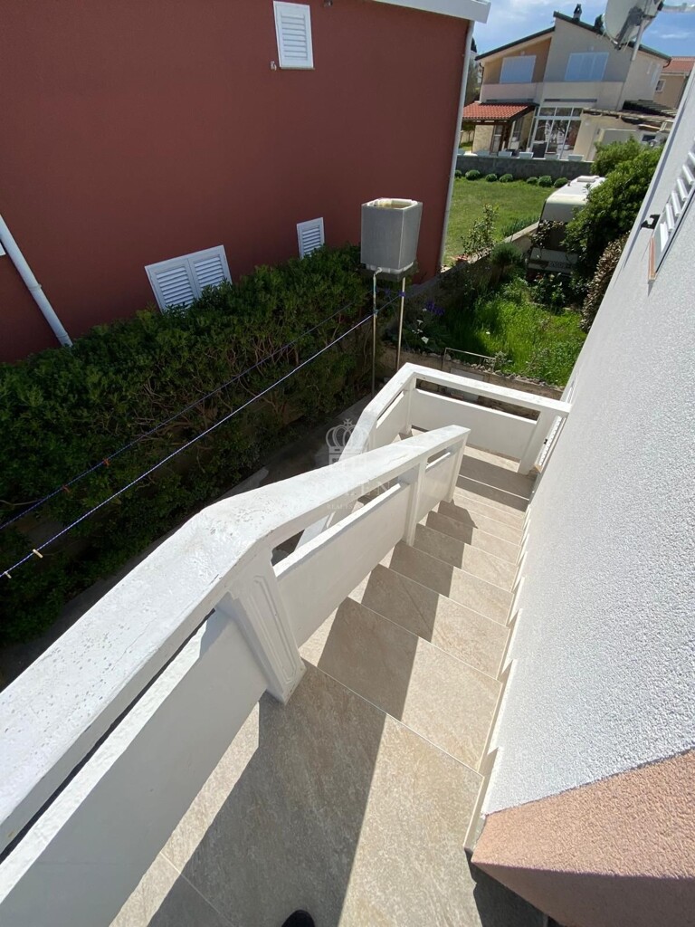 Image 6339836 - 11