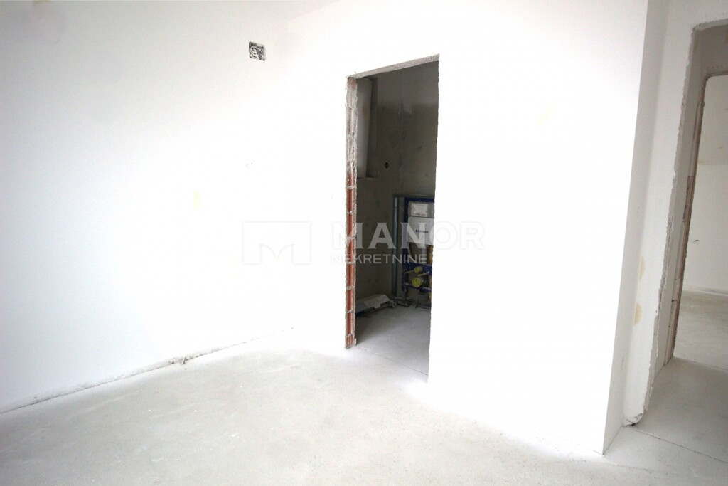 Image 6339838 - 7