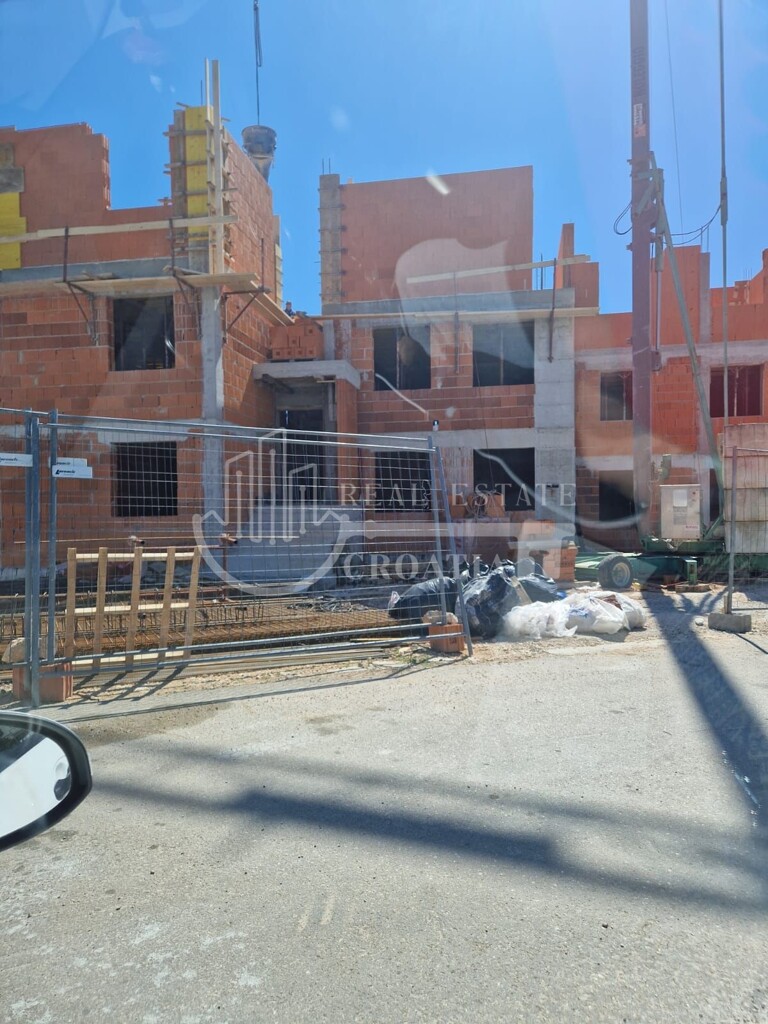Image 6339864 - 8