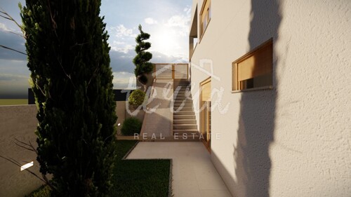 Thumbnail 6340104 - 3