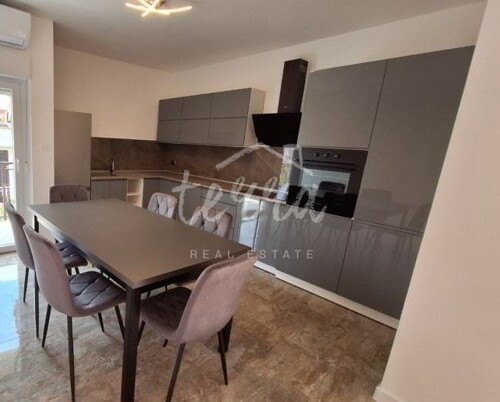 Kompletno namješten stan 100m2+parking,POREČ