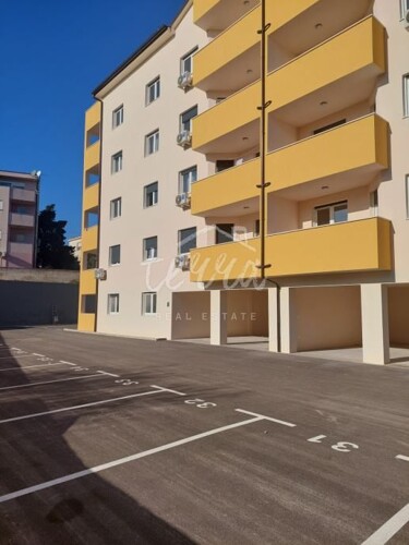 Stan novogradnja sa parkirnim mjestom,Pula okolica