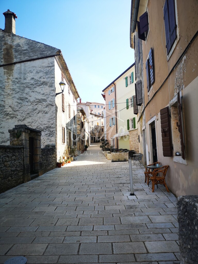 Image 6340240 - 12