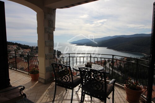 Rabac, prekrasan stan sa jedinstvenim pogledom na more