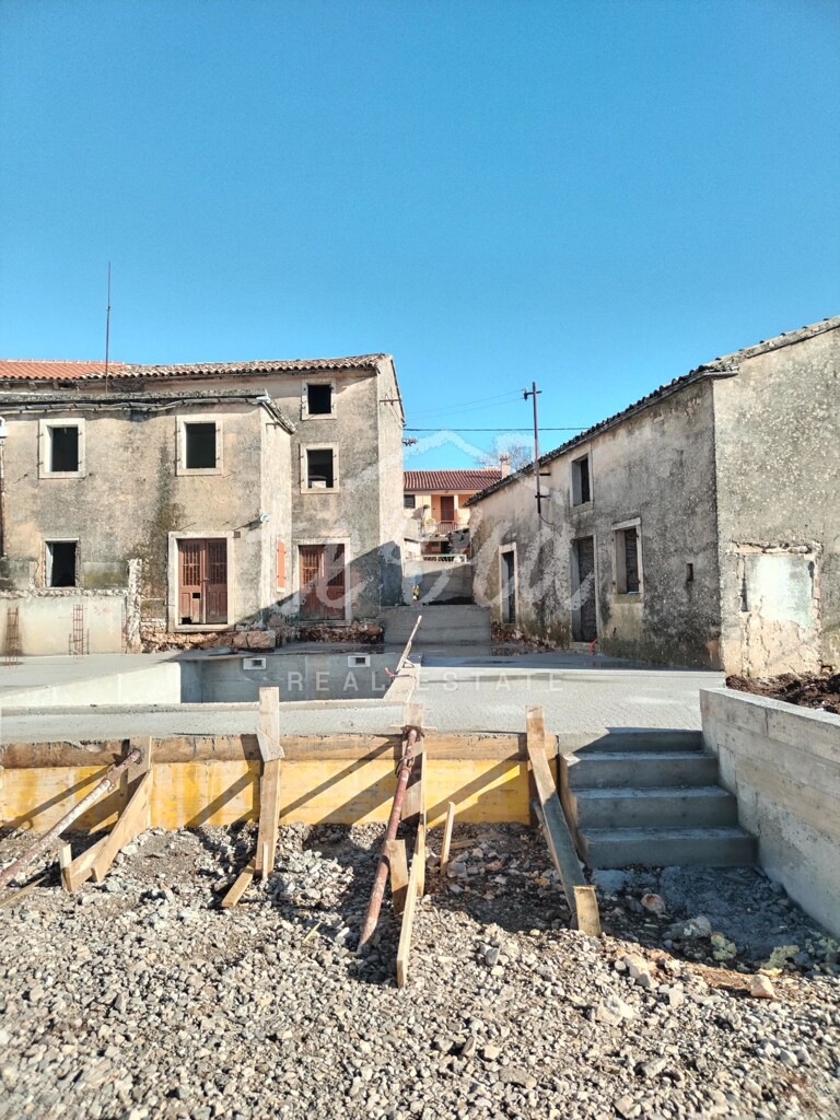 Image 6340300 - 1