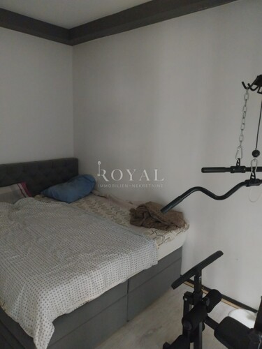 Thumbnail 6340563 - 5