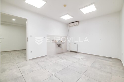 Thumbnail 6340694 - 4