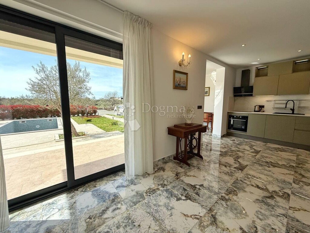 Image 6340738 - 9
