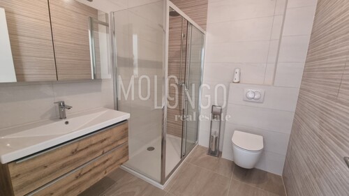 Thumbnail 6340836 - 4