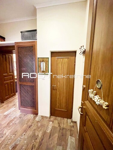 STROGI CENTAR - Tomislavov trg - 60 m2, 2-sobni - luksuzni