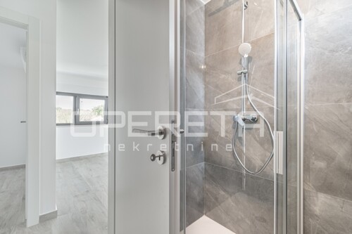 Thumbnail 6341506 - 6