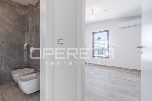 Thumbnail 6341506 - 4