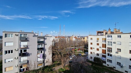 Thumbnail 6341560 - 12