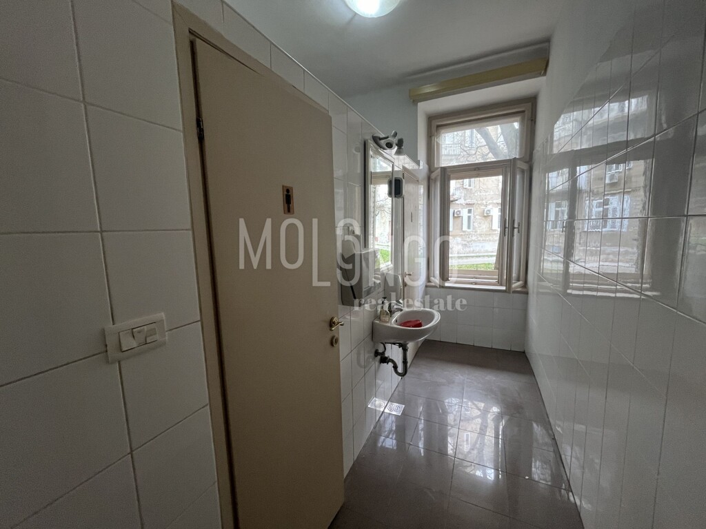 Image 6341745 - 8