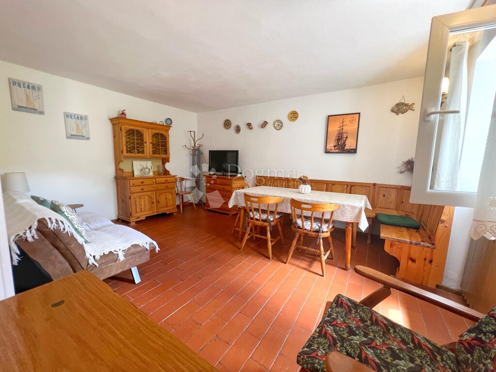 Image 6341920 - 7