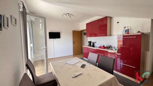 PULA, ŠTINJAN, TROSOBNI OBITELJSKI STAN NA MIRNOJ LOKACIJI #PRODAJA