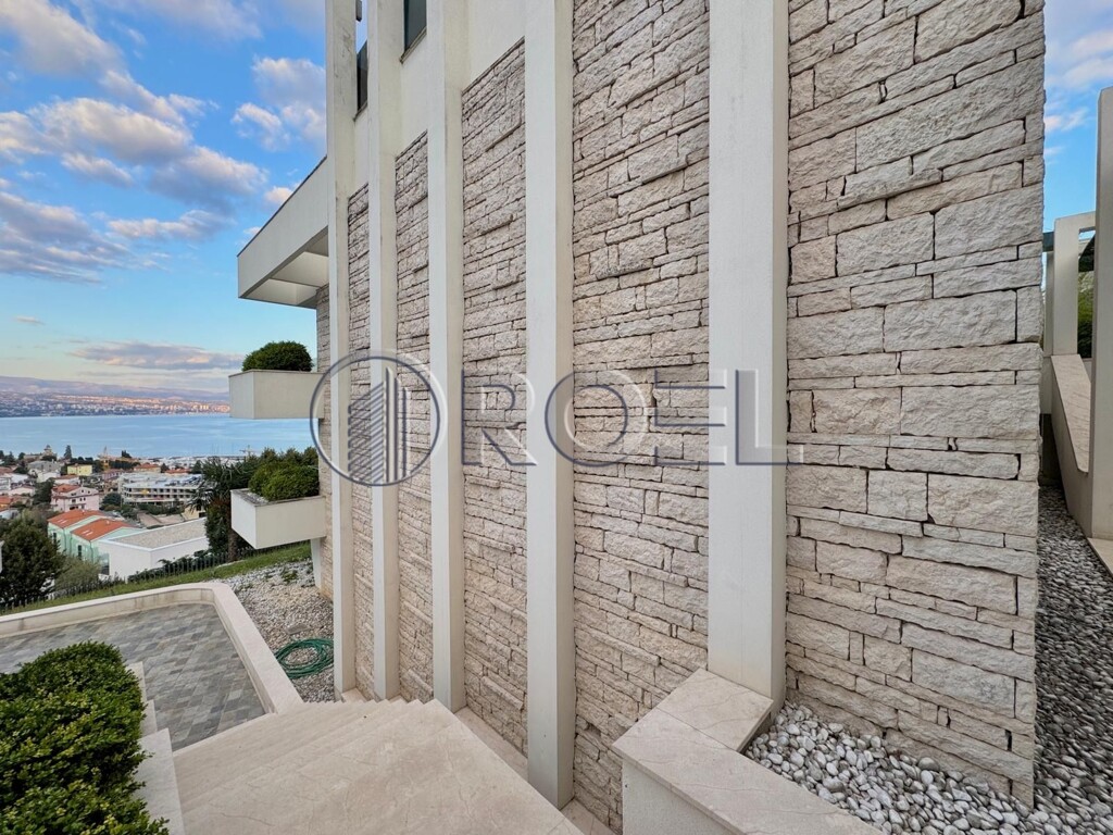 Image 6341941 - 8