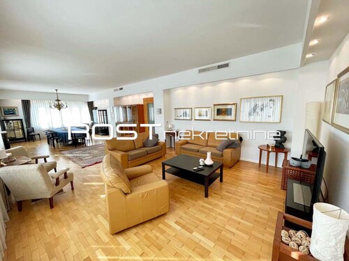 TRG BANA JELAČIĆA - Petrićeva - 151 m2, 3-sobni + BALKON - ekskluzivni