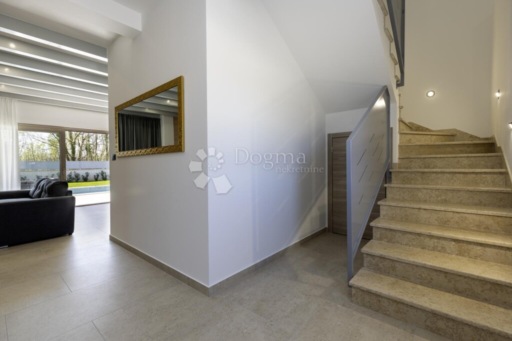 Image 6342261 - 17