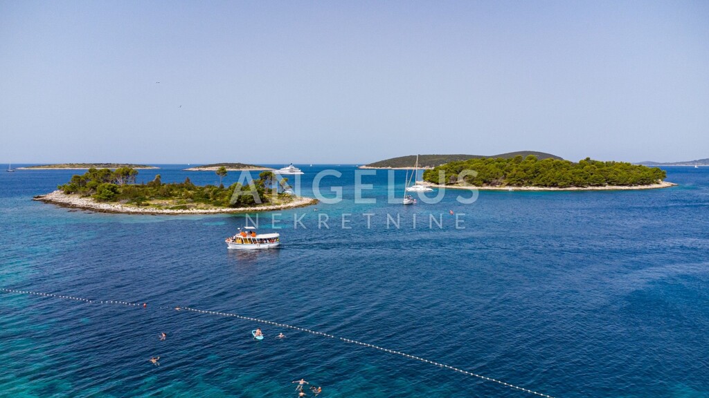 Image 6342396 - 9