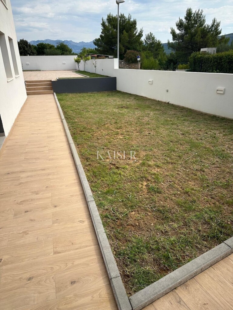 Image 6342459 - 7