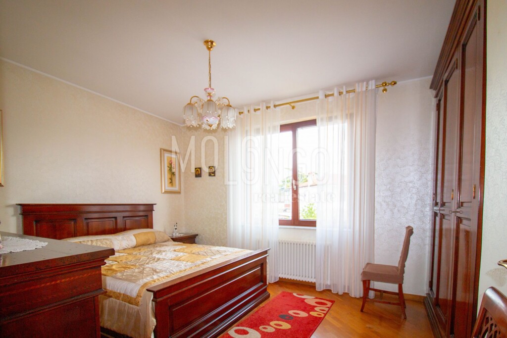 Image 6354626 - 7