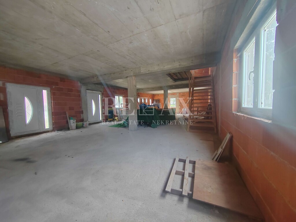 Image 6354631 - 7