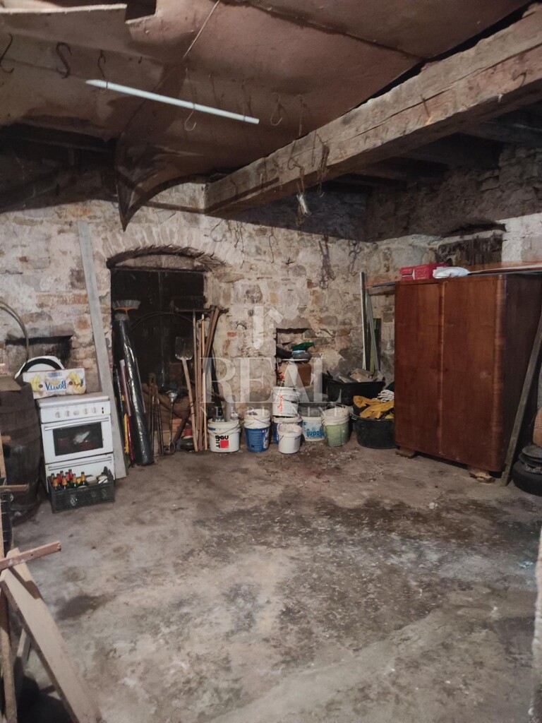 Image 6354639 - 12