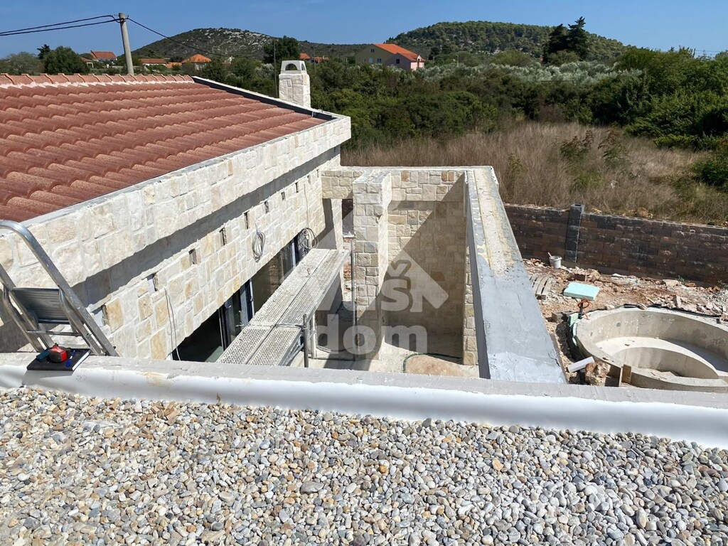Image 6354743 - 7