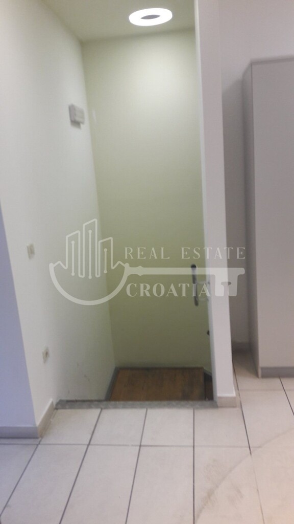 Image 6354764 - 8