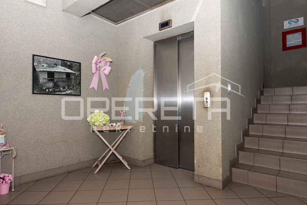 Image 6355057 - 9