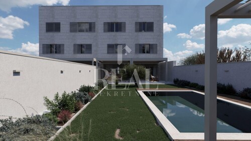 Thumbnail 6355071 - 4