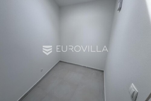 Thumbnail 6355115 - 5