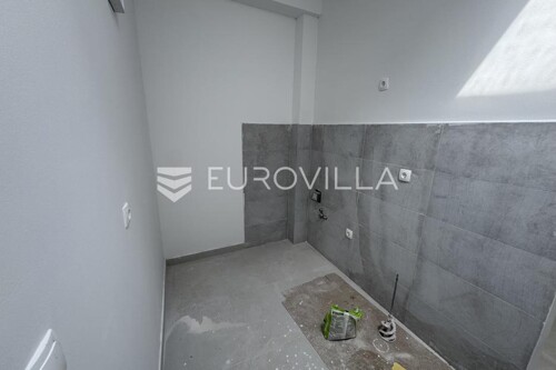 Thumbnail 6355115 - 6