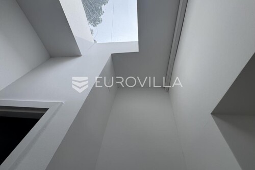 Thumbnail 6355115 - 7