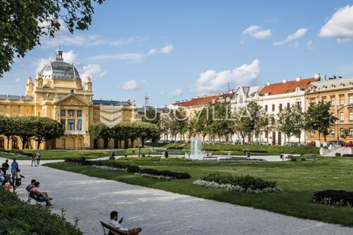 Zagreb, Centar, prostran četverosoban stan za adaptaciju, NKP 148 m2