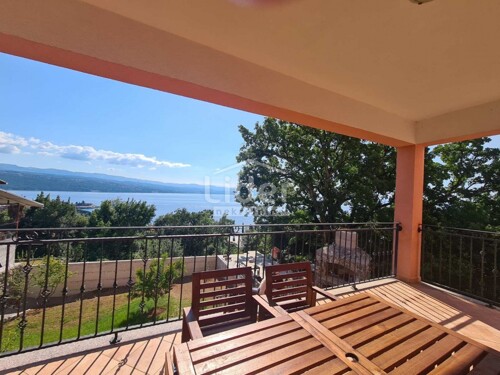 Opatija, trosoban stan s pogledom na more