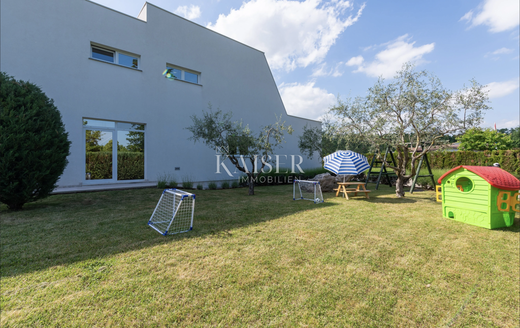 Image 6355257 - 11