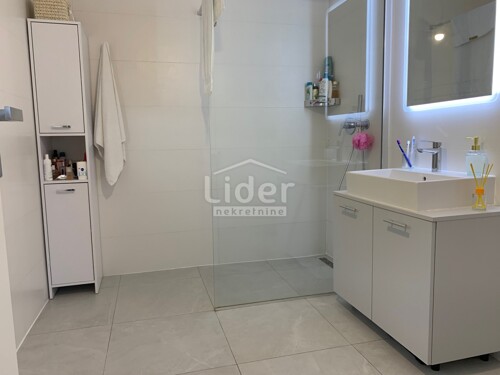 Thumbnail 6355777 - 13