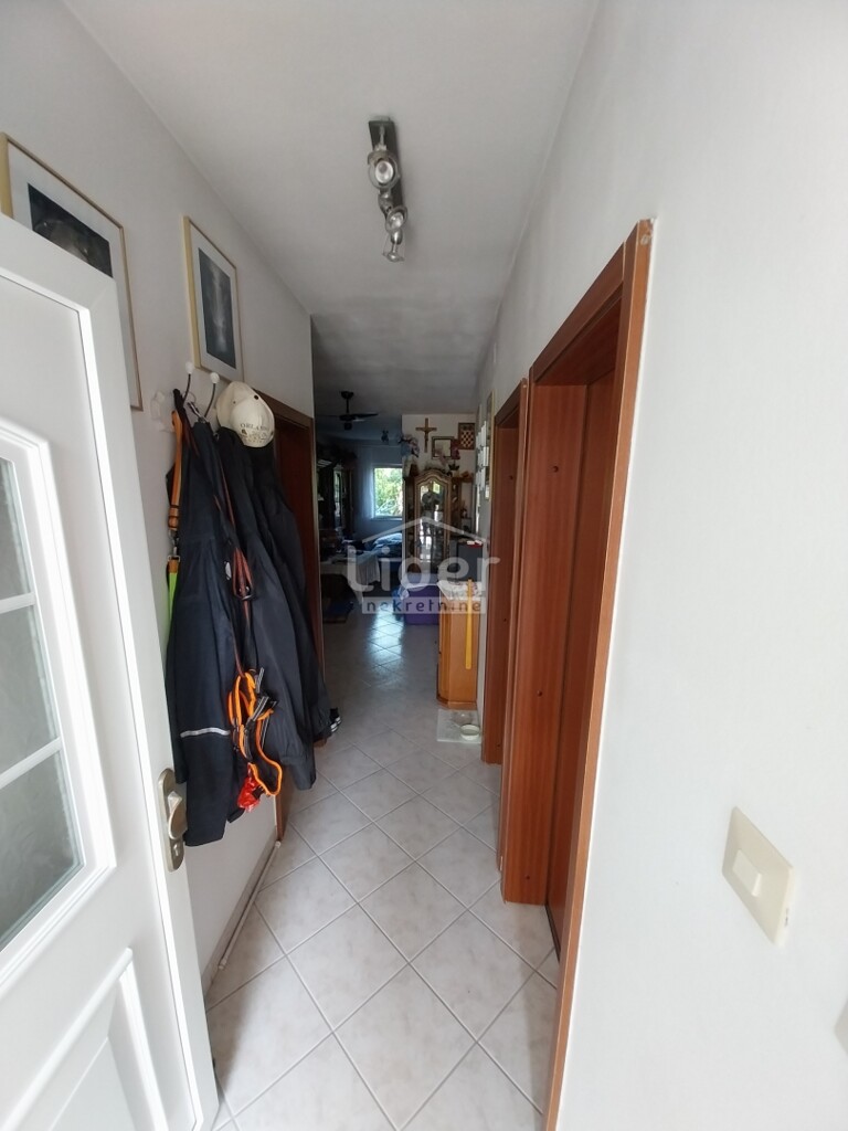 Image 6355778 - 7