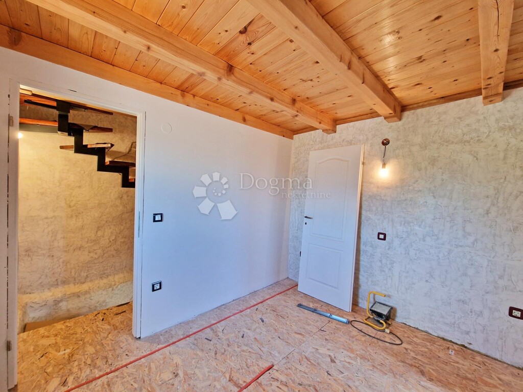 Image 6355787 - 9