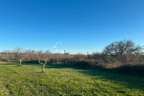 VODNJAN – izvrsna lokacija s pogledom na more