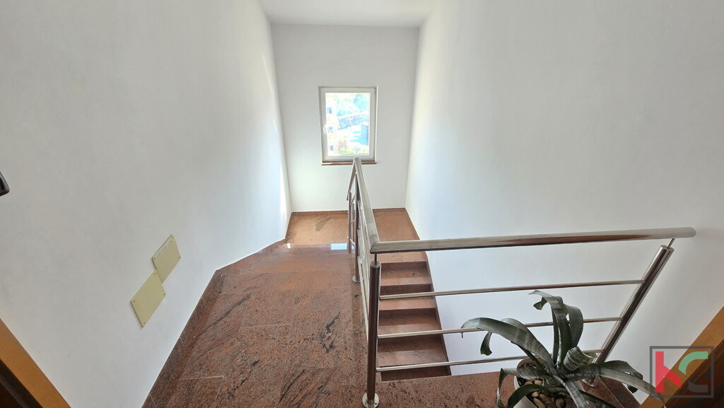 Image 6355814 - 7