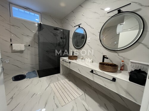 Thumbnail 6355921 - 12