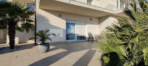 VIŠKOVO, SARŠONI - 2S+DB stan s okućnicom i bazenom, 83 m2