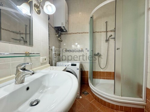 Thumbnail 6355970 - 12