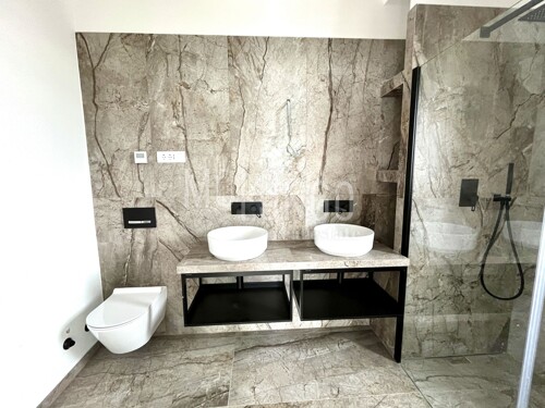 Thumbnail 6356279 - 10